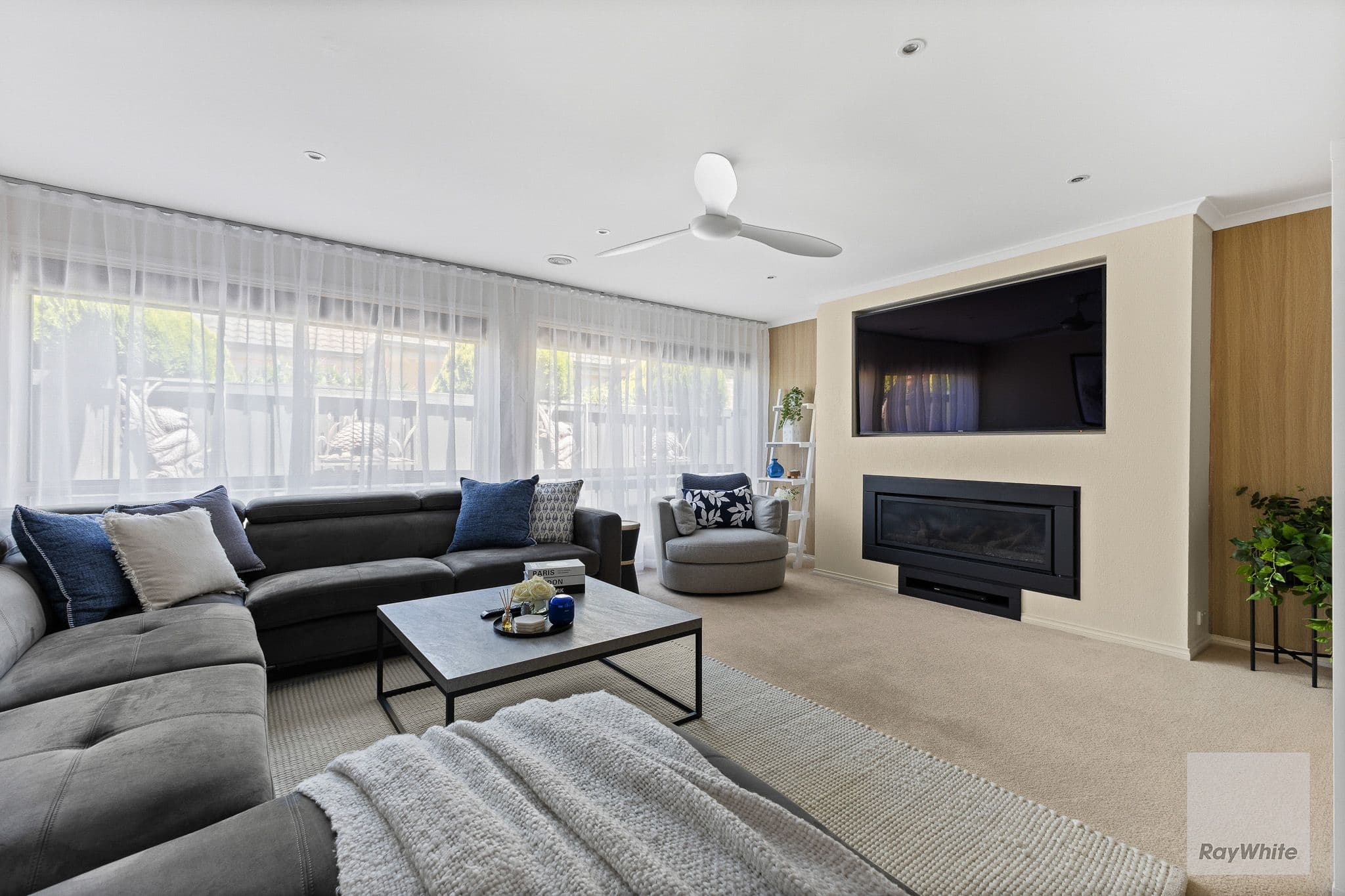 14 Velvet Avenue, Bundoora VIC 3083, Bundoora - Thumbnail 2