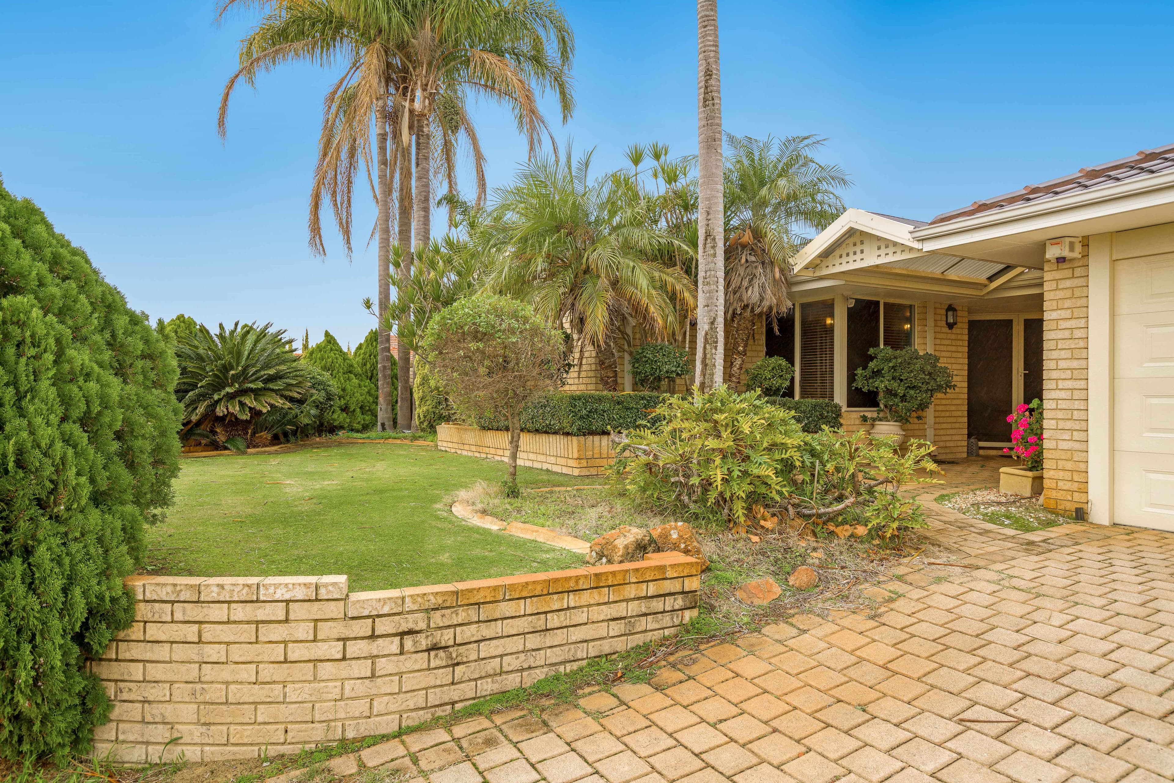 13 Southpointe Crescent, Ballajura WA 6066, Ballajura - Thumbnail 4