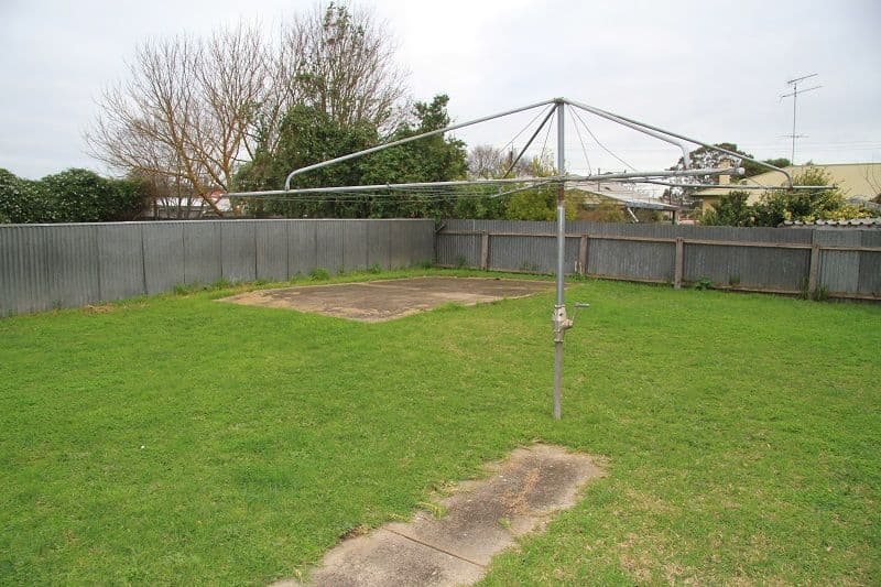 28 Ingleby Street, Mount Gambier SA 5290, Mount Gambier - Thumbnail 2