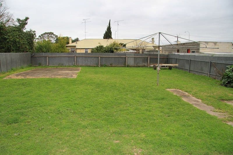 28 Ingleby Street, Mount Gambier SA 5290, Mount Gambier - Thumbnail 8