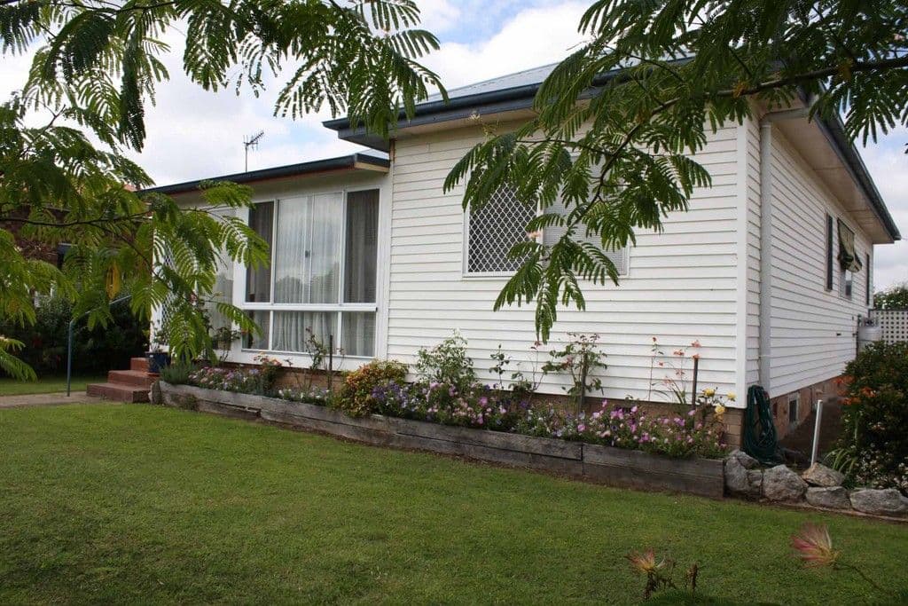 11 Bourke, GLEN INNES NSW 2370, Glen Innes - Image 1