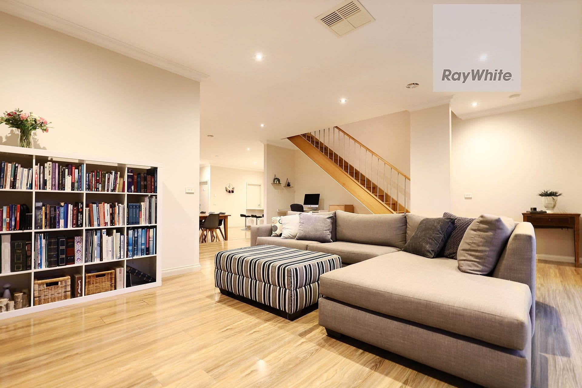 26 Hillcrest Drive, Westmeadows VIC 3049, Westmeadows - Thumbnail 2