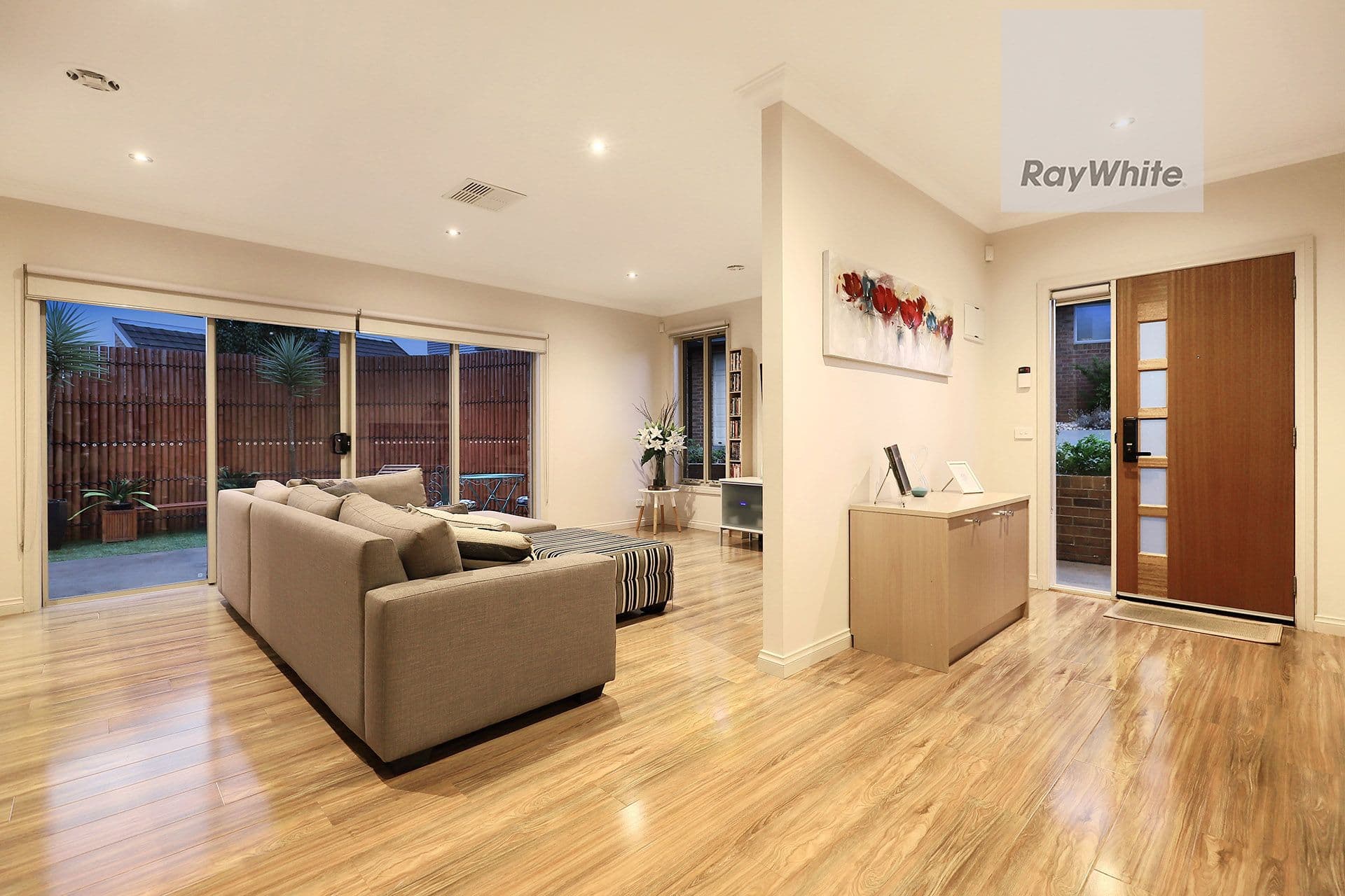 26 Hillcrest Drive, Westmeadows VIC 3049, Westmeadows - Thumbnail 3