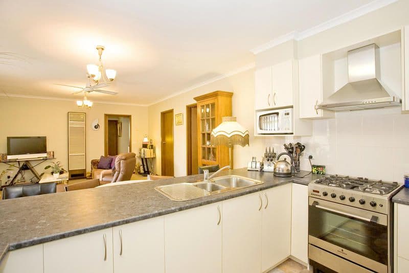 38 Epsom Road, CORIO VIC 3214, Corio - Thumbnail 3