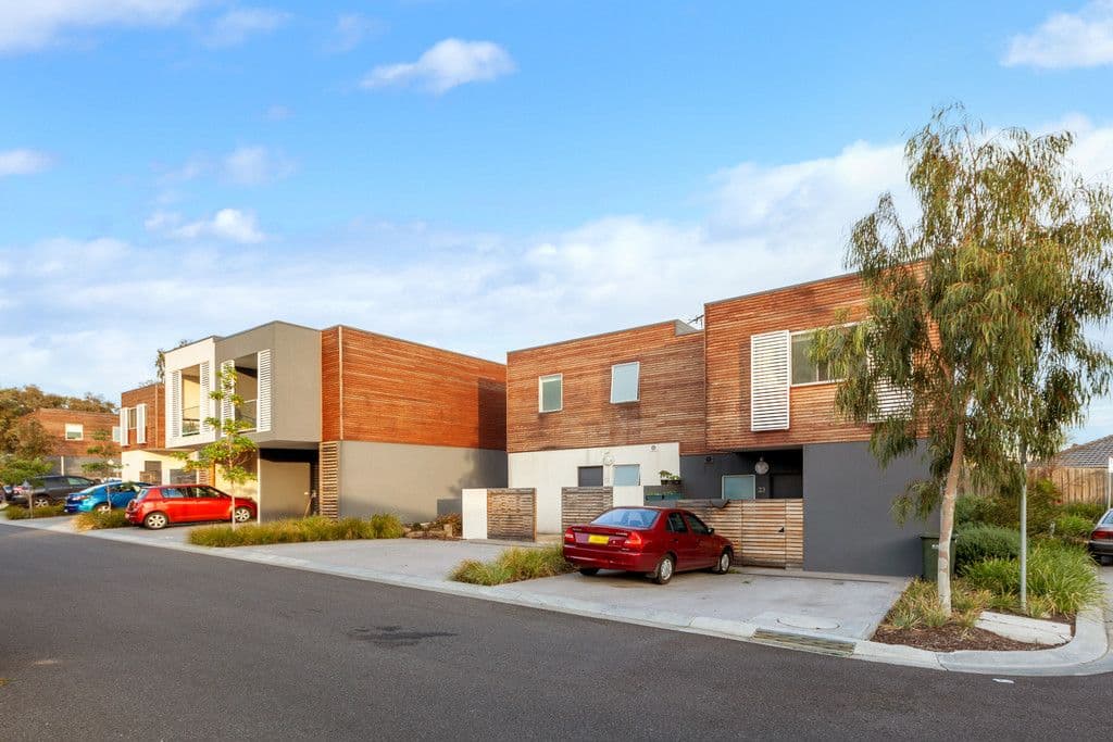 6 Poinsettia Court, BUNDOORA VIC 3083, Bundoora - Thumbnail 8