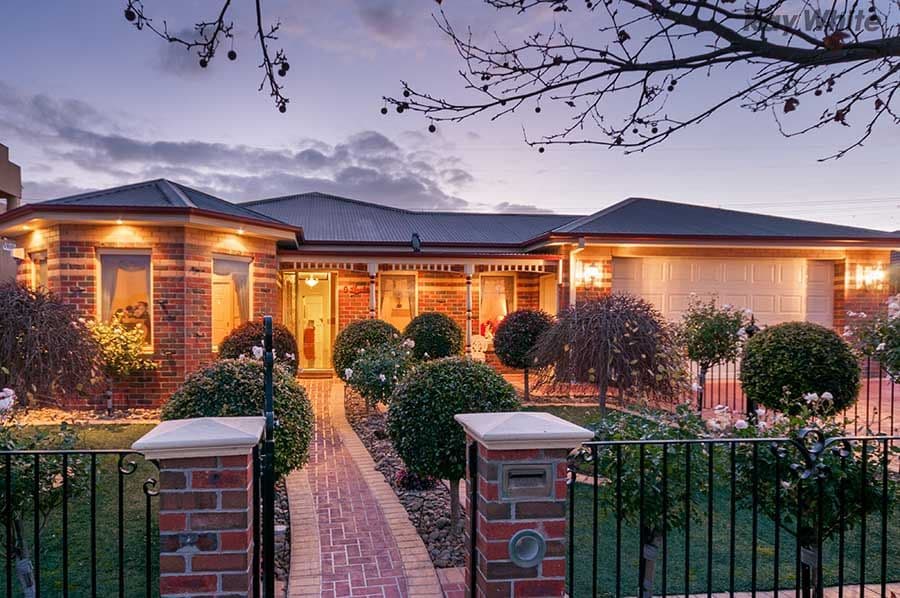 9 Lancelot Court, Hillside VIC 3037, Hillside - Image 1