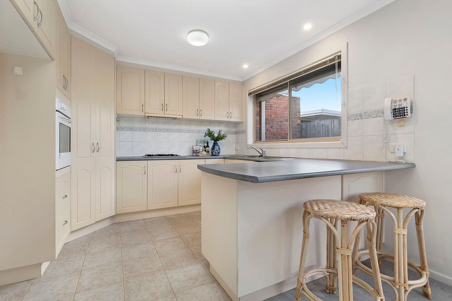 52 Rosewarne Avenue, Cheltenham VIC 3192, Cheltenham - Thumbnail 2