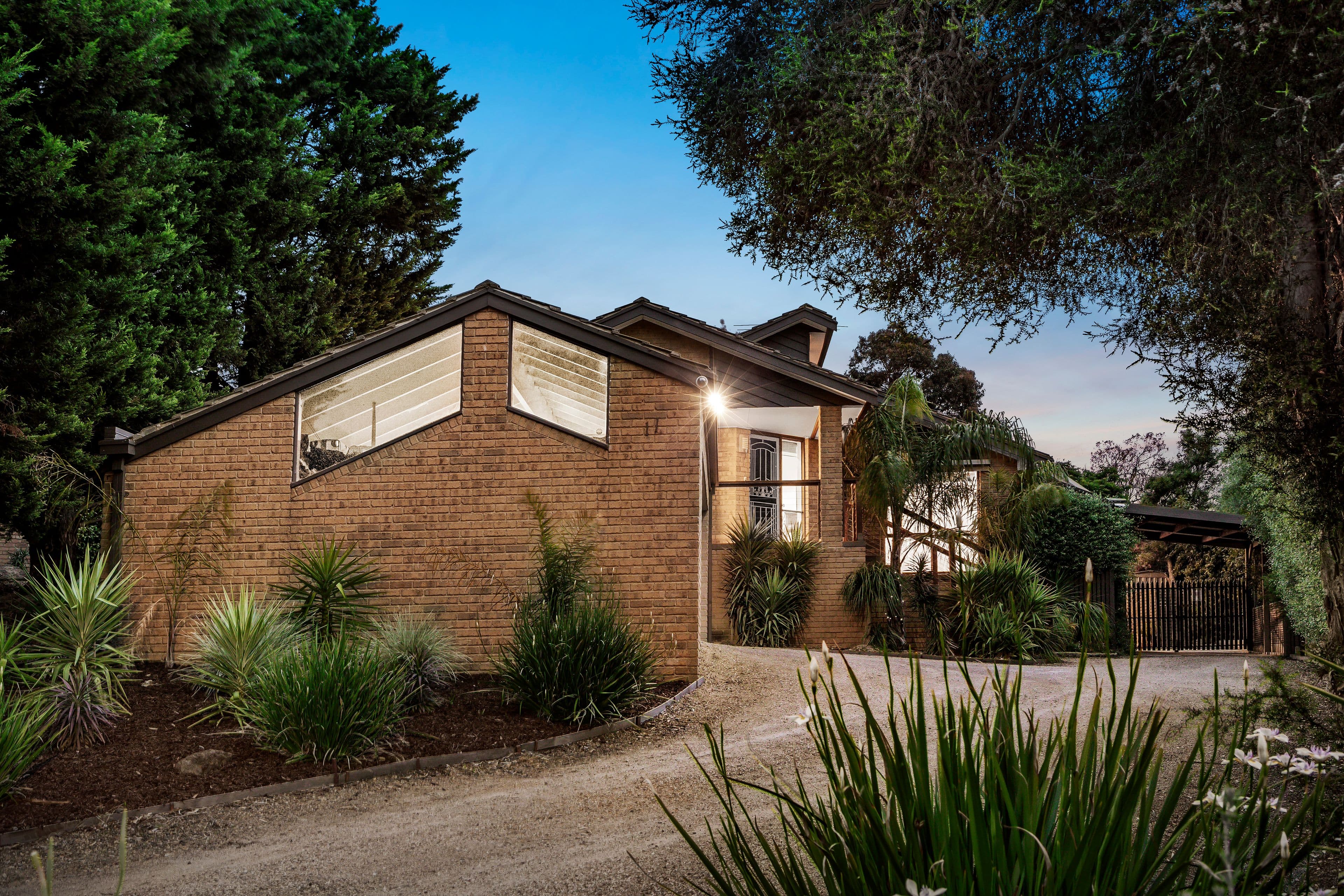 11 Rojim Court, Wattle Glen VIC 3096, Wattle Glen - Thumbnail 2