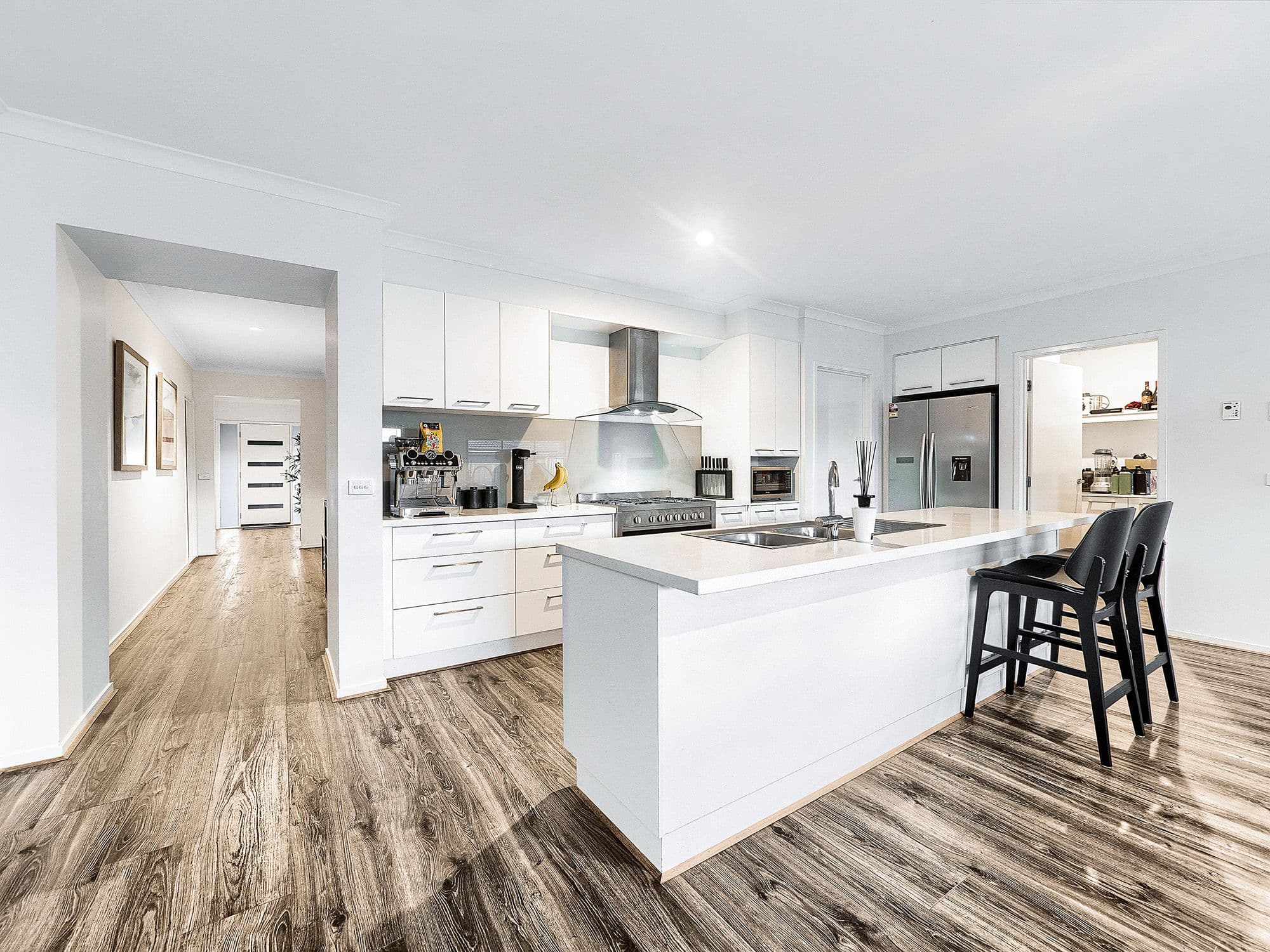 33 Lucinda Lane, Cranbourne North VIC 3977, Cranbourne North - Thumbnail 2