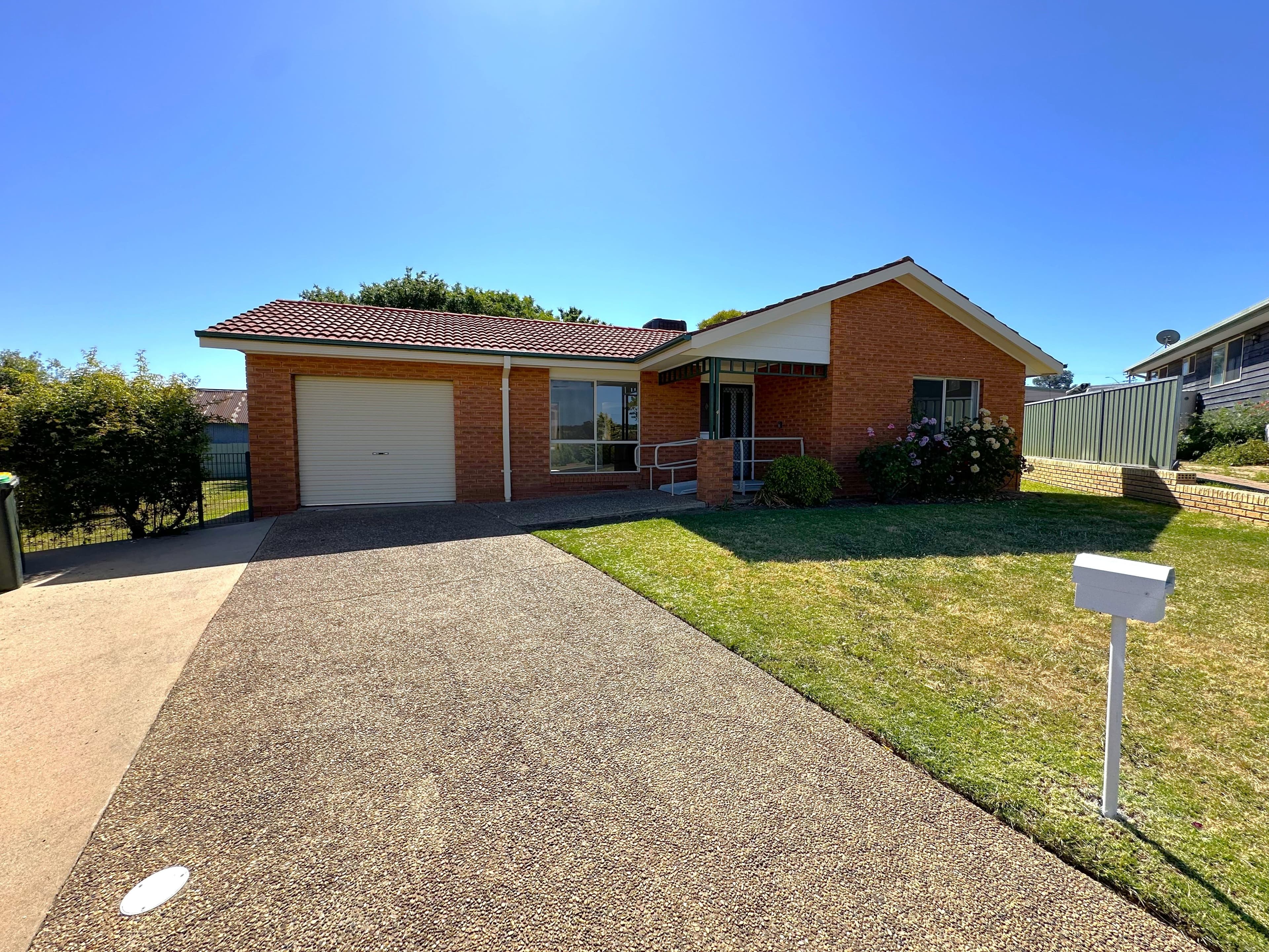 4 Twynam Court, Young NSW 2594, Young - Image 1