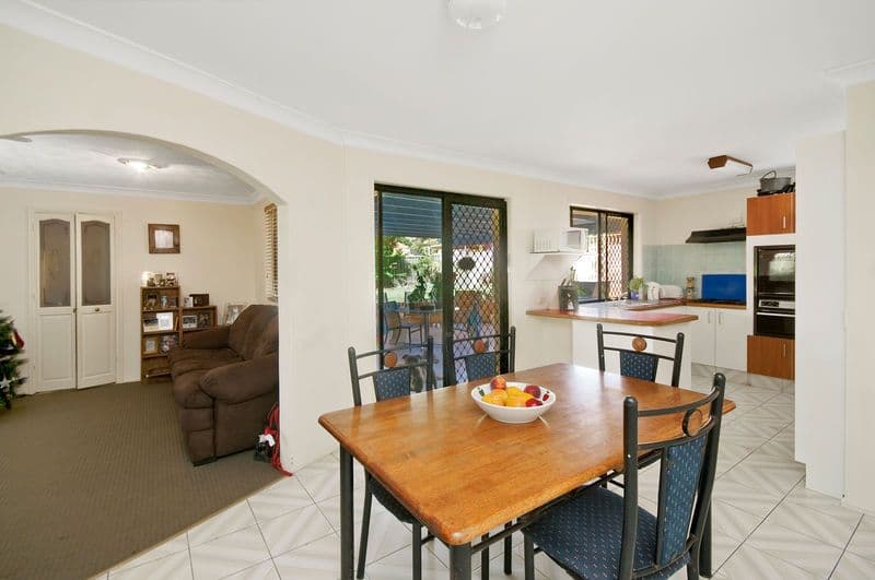 36 Ironbark Street, ELANORA QLD 4221, Elanora - Thumbnail 3