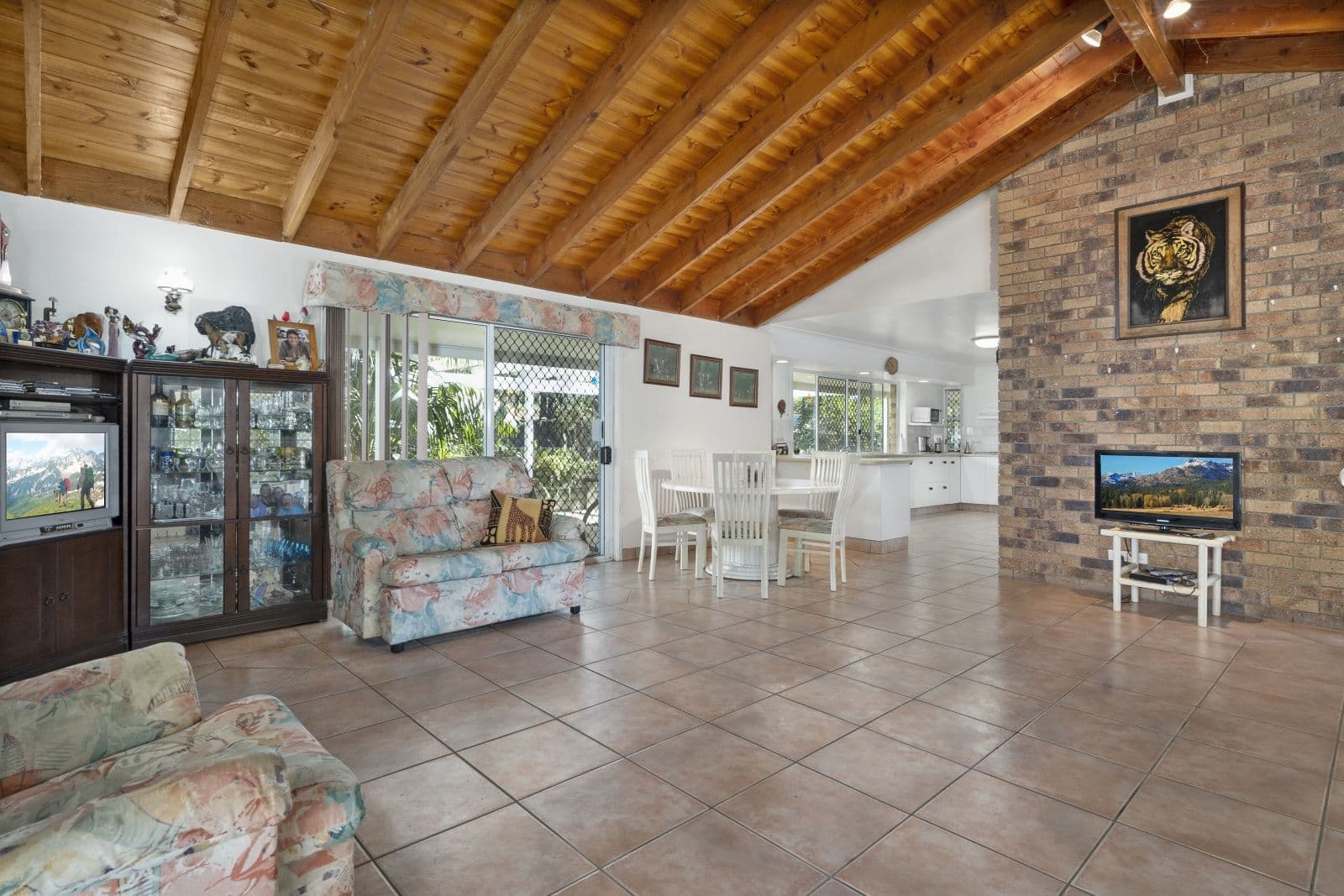 38 Coolbart Court, Morayfield QLD 4506, Morayfield - Thumbnail 2