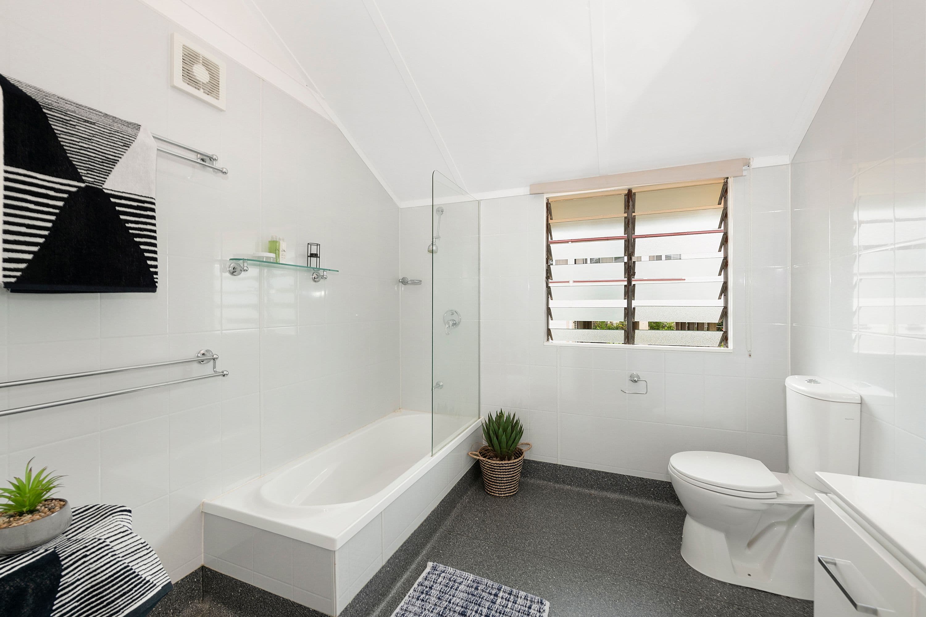 10 Summerfield Street, Hermit Park QLD 4812, Hermit Park - Thumbnail 8