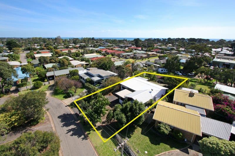 14 Clematis Avenue, ROSEBUD VIC 3939, Rosebud - Thumbnail 2