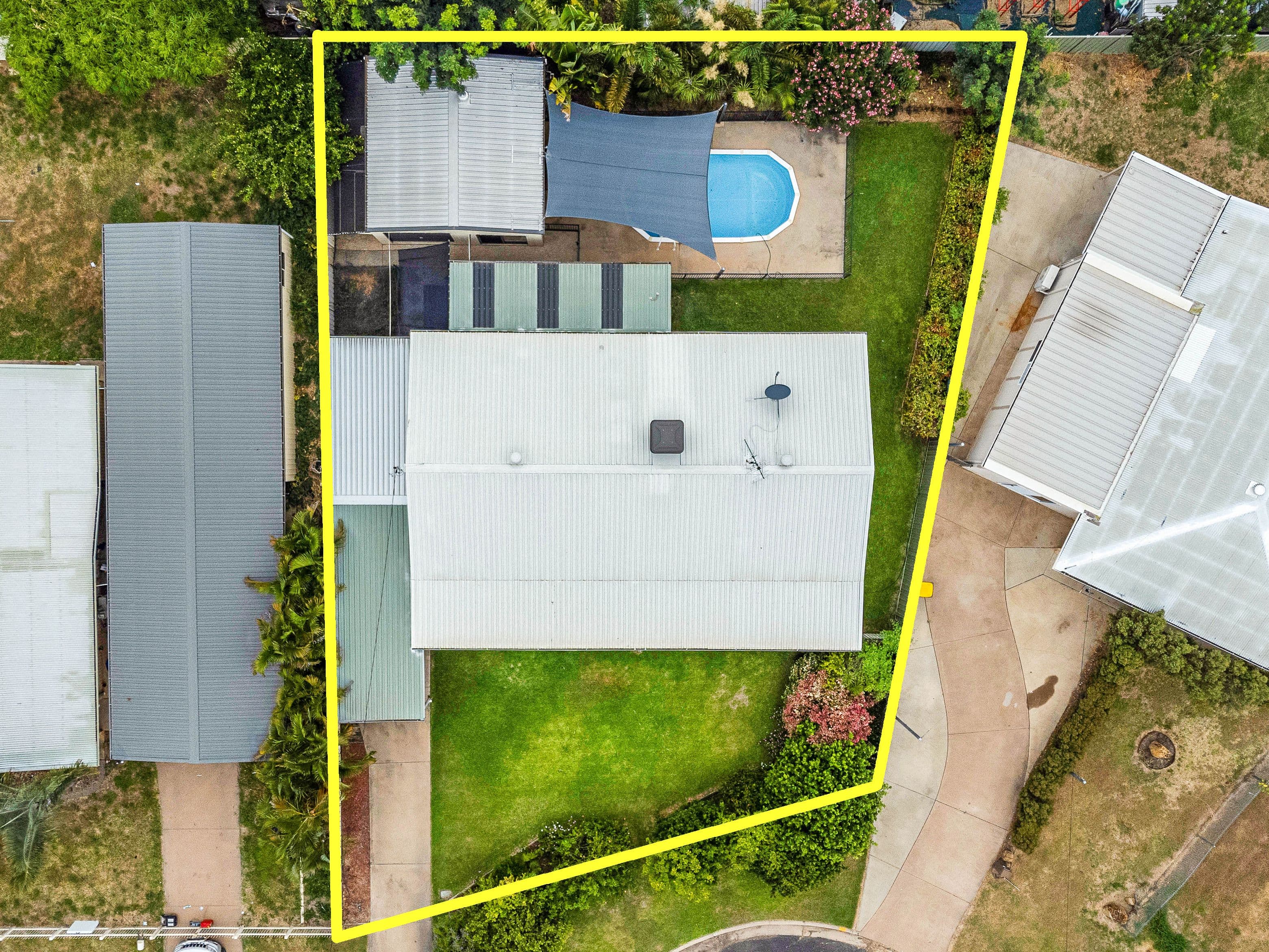 5 Reo Place, Emerald QLD 4720, Emerald - Thumbnail 2