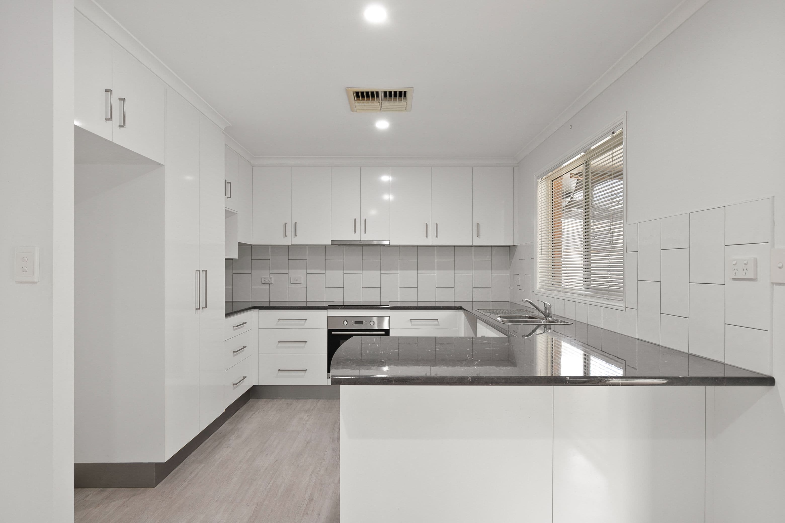 5 Reo Place, Emerald QLD 4720, Emerald - Thumbnail 6