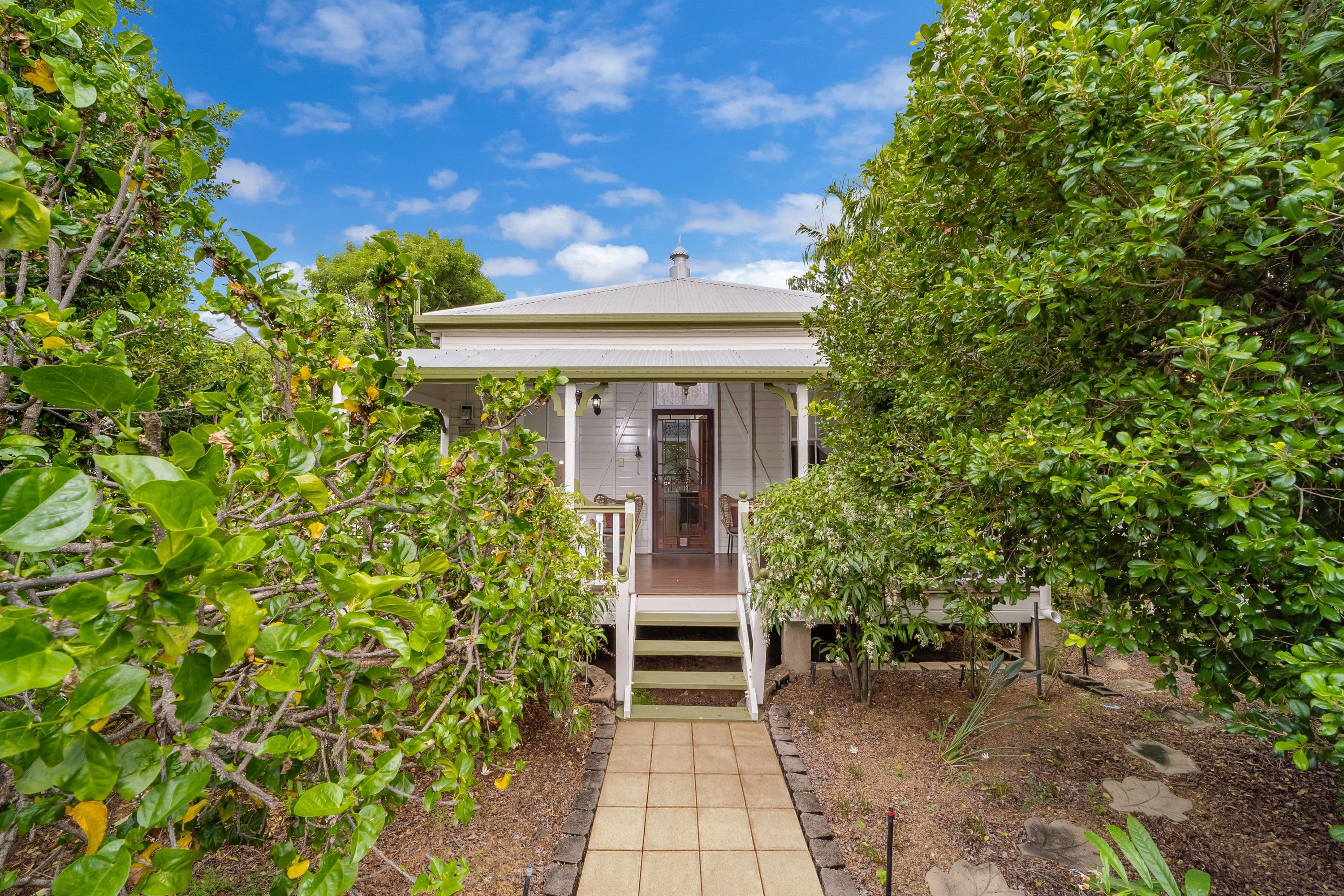 8 Baxter Street, West End QLD 4810, West End - Image 1