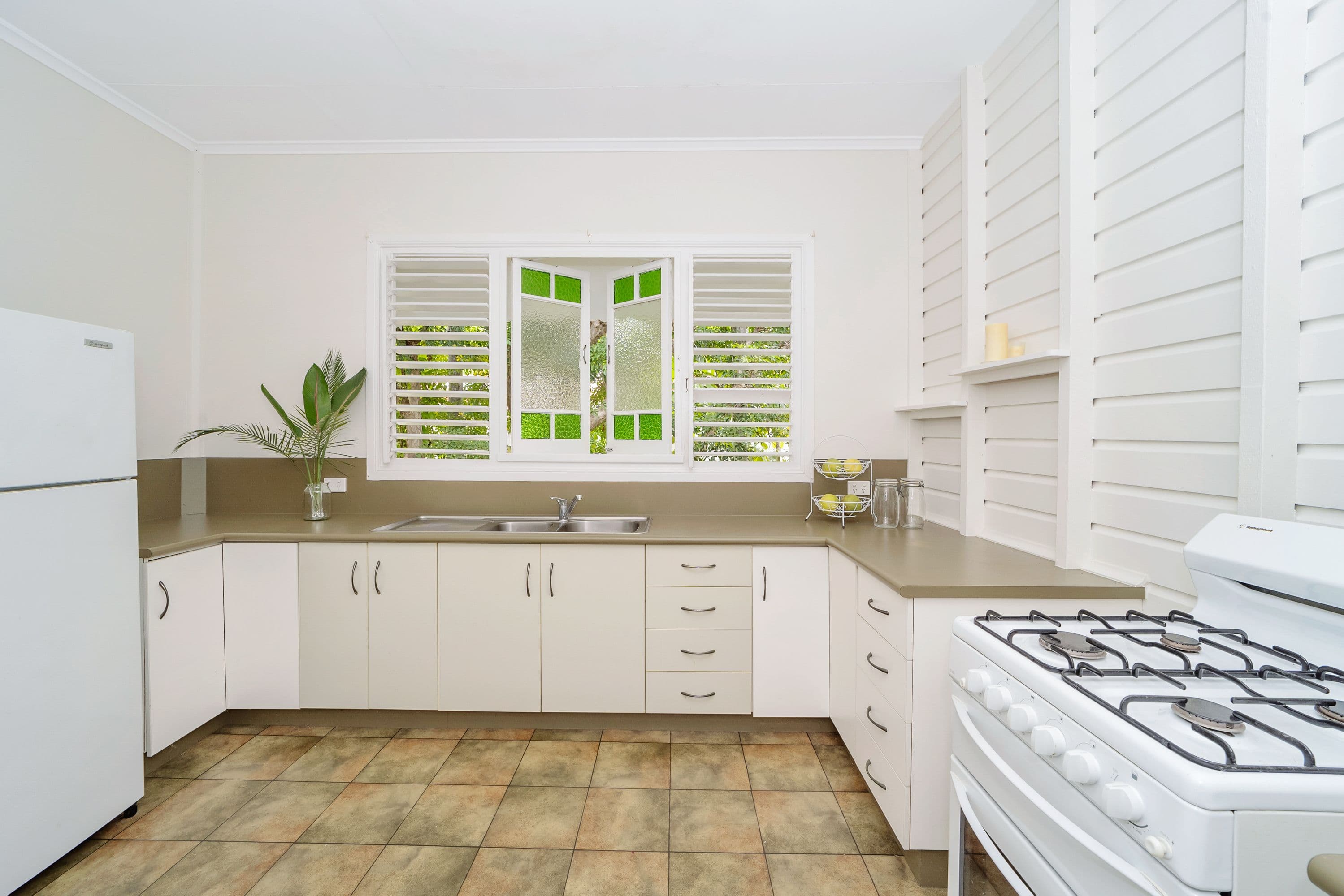 8 Baxter Street, West End QLD 4810, West End - Thumbnail 2