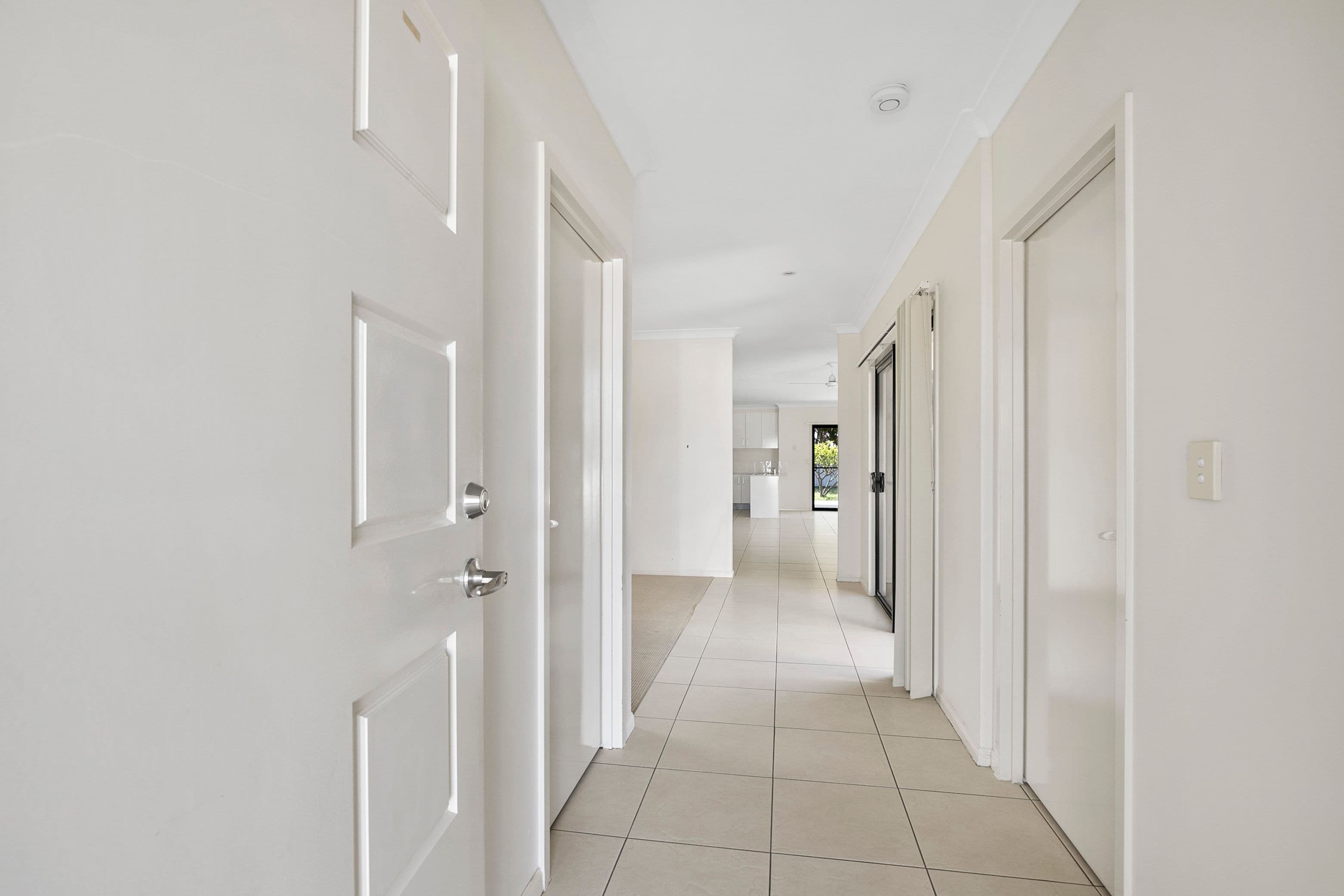 15 Rogers Street, Emerald QLD 4720, Emerald - Thumbnail 4
