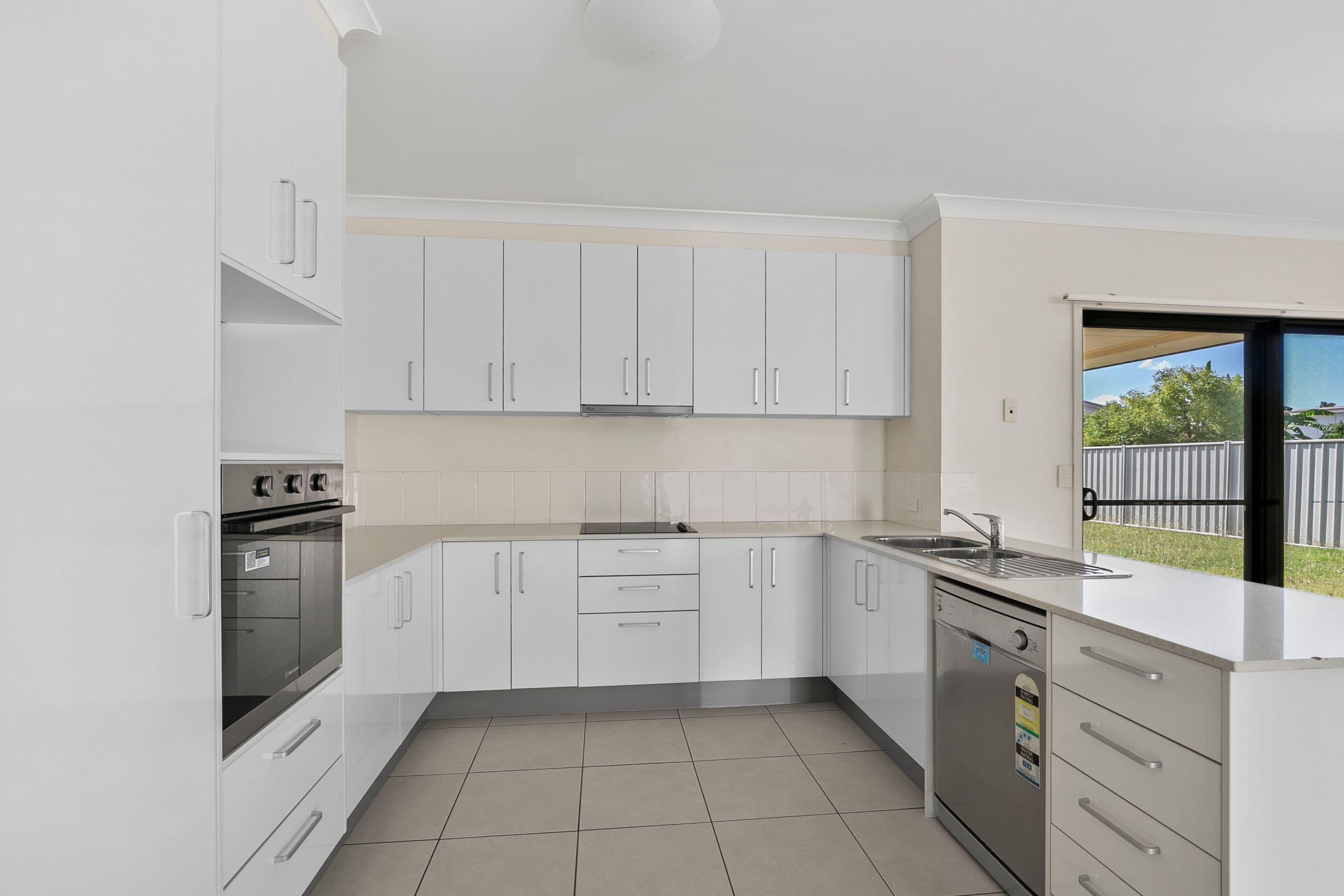 15 Rogers Street, Emerald QLD 4720, Emerald - Thumbnail 5