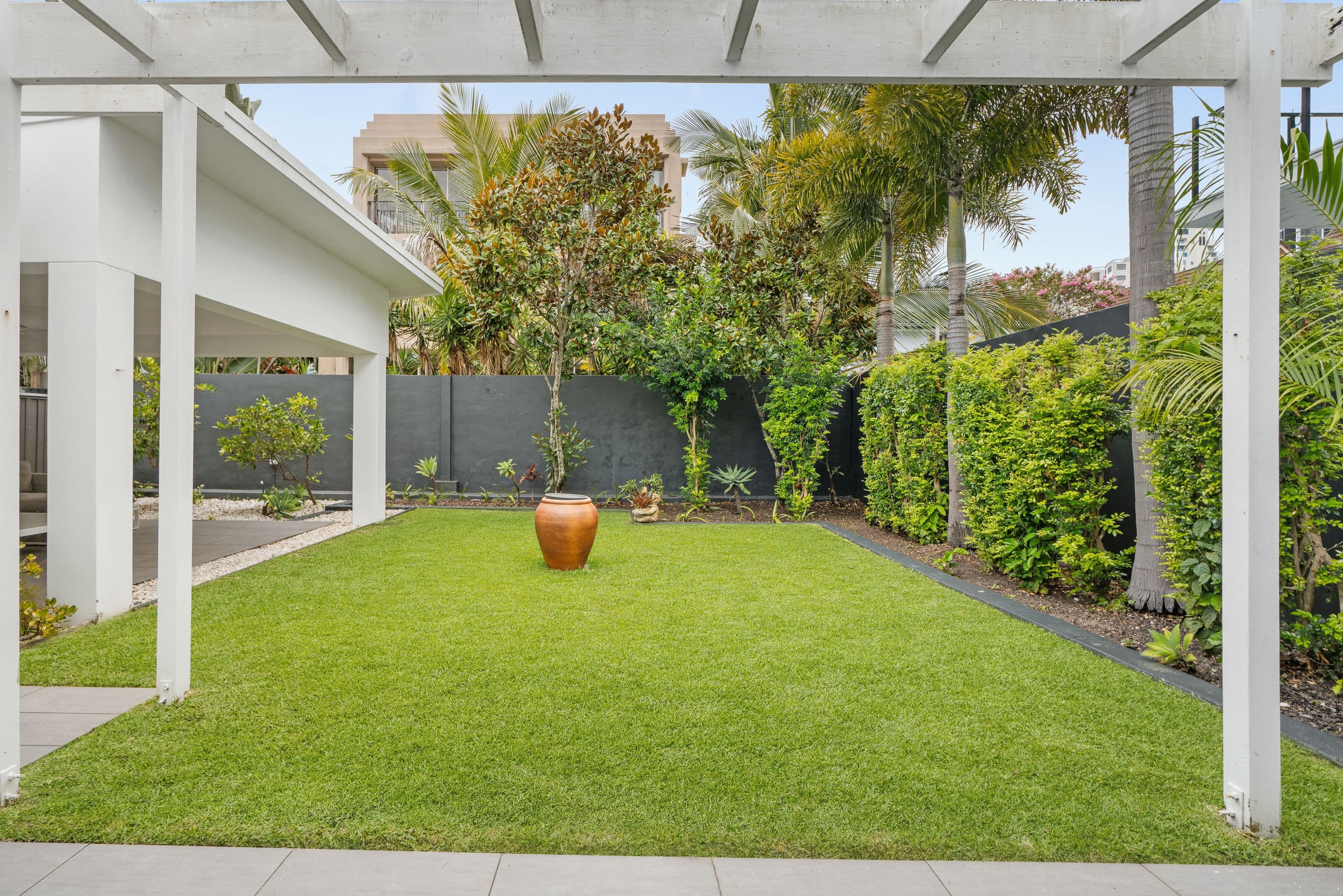 49 Breaker Street, Main Beach QLD 4217, Main Beach - Thumbnail 2