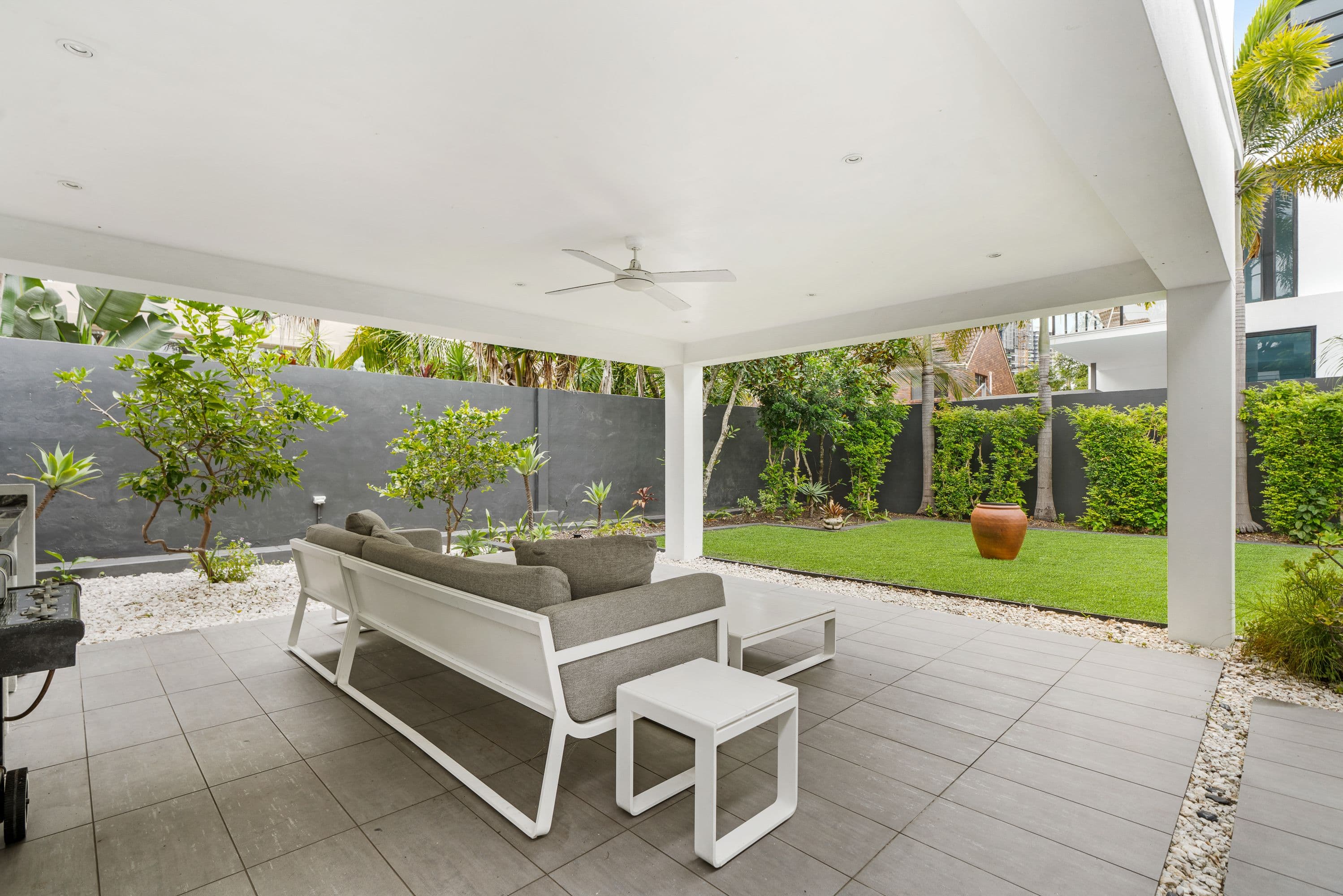 49 Breaker Street, Main Beach QLD 4217, Main Beach - Thumbnail 3