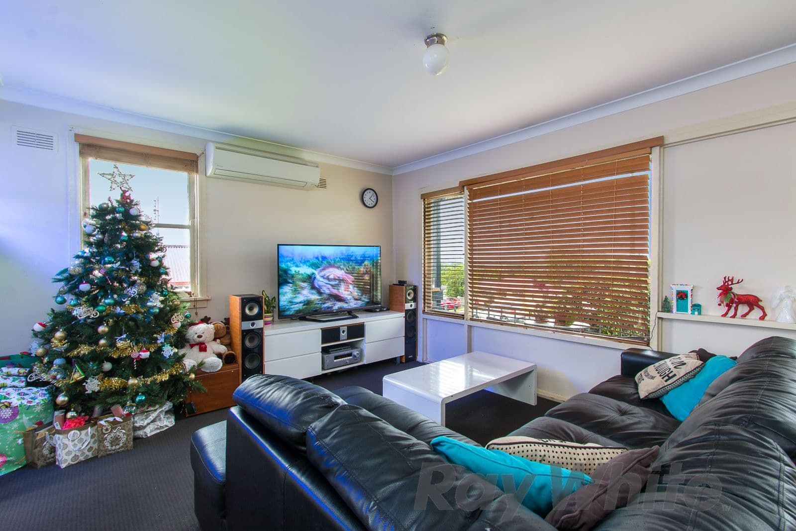 7 Poplar Place, Gateshead - Thumbnail 2