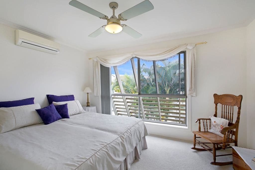 19 Robyn Street, SOUTHPORT QLD 4215, Southport - Thumbnail 5