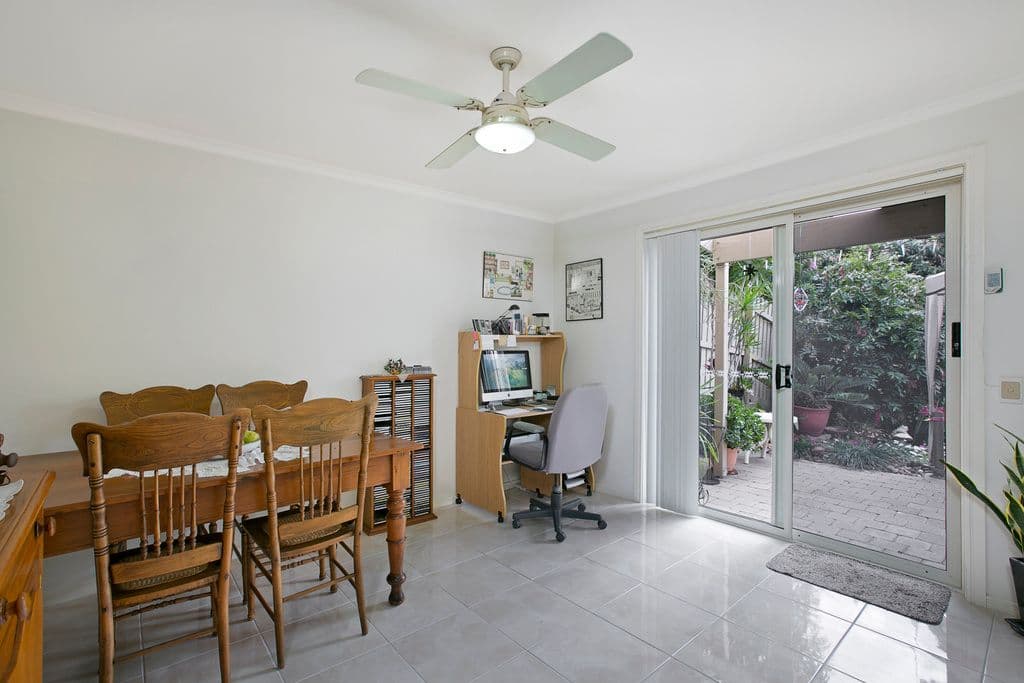 19 Robyn Street, SOUTHPORT QLD 4215, Southport - Thumbnail 6