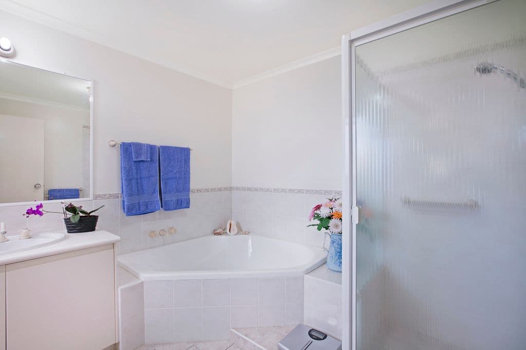 19 Robyn Street, SOUTHPORT QLD 4215, Southport - Thumbnail 7