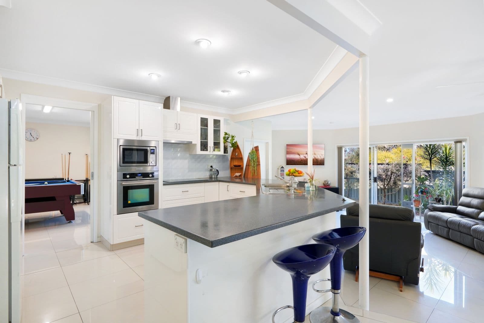 10 Muirefield Place, Arundel QLD 4214, Arundel - Thumbnail 4