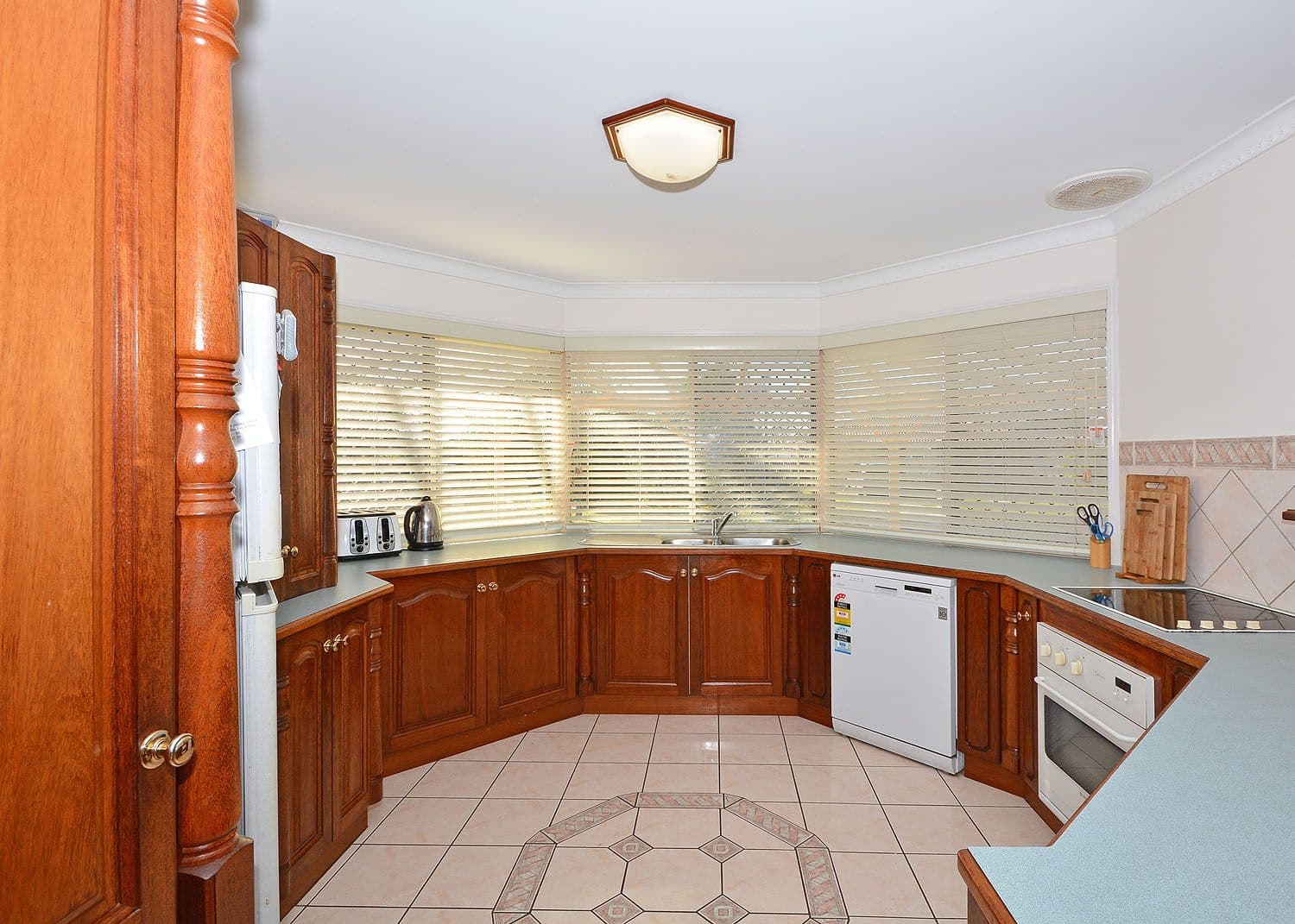 9-11 Caswell Court, Torquay QLD 4655, Torquay - Thumbnail 4