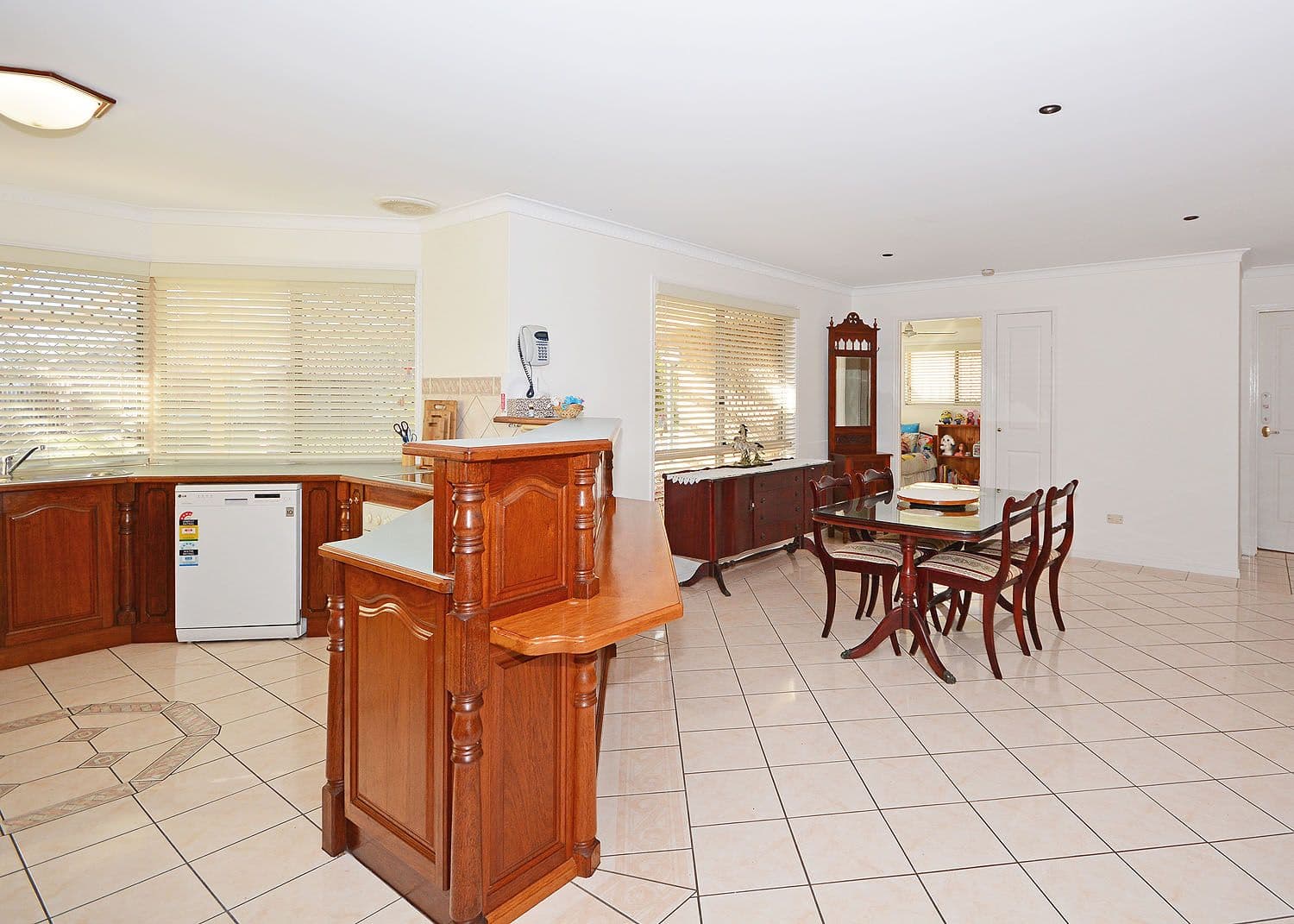 9-11 Caswell Court, Torquay QLD 4655, Torquay - Thumbnail 5