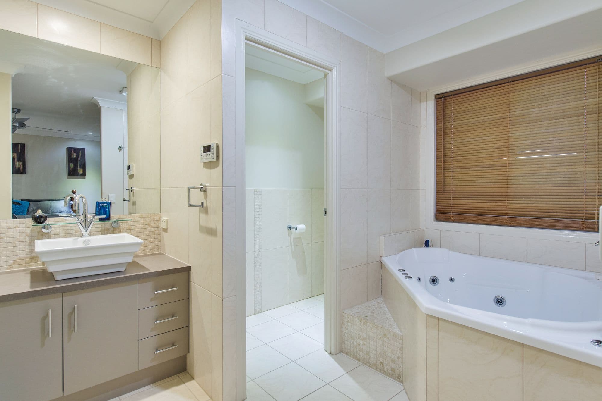 20 Freestone Drive, Upper Coomera QLD 4209, Upper Coomera - Thumbnail 8