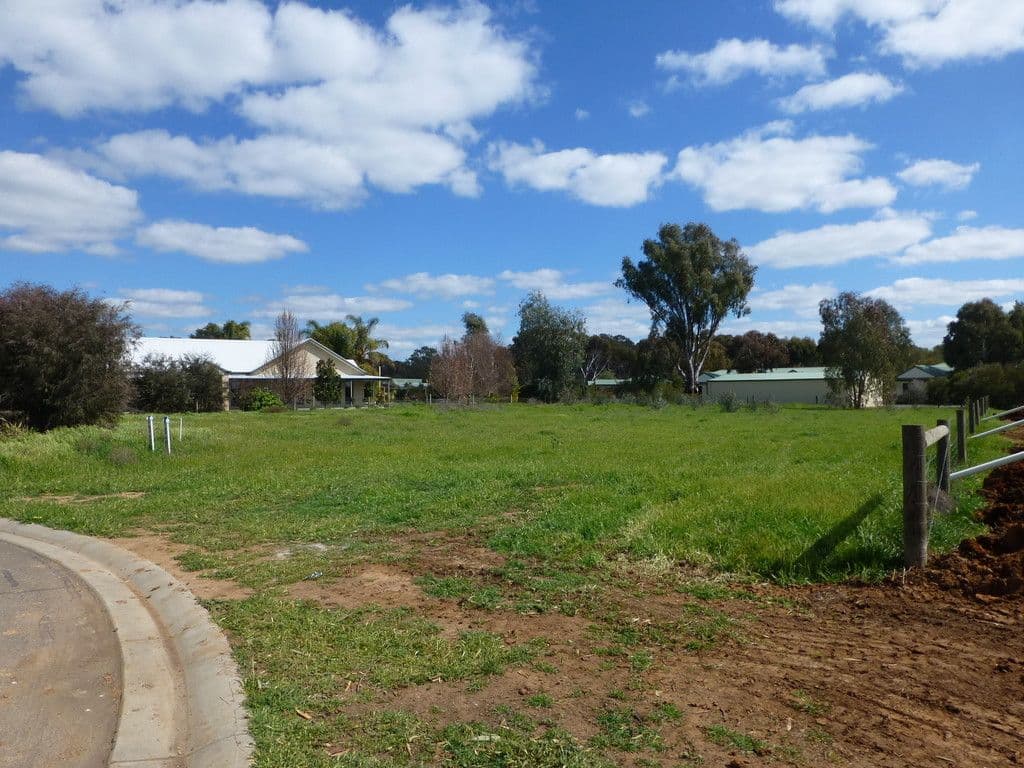 10 Silvergum Place, Moama NSW 2731, Moama - Image 1