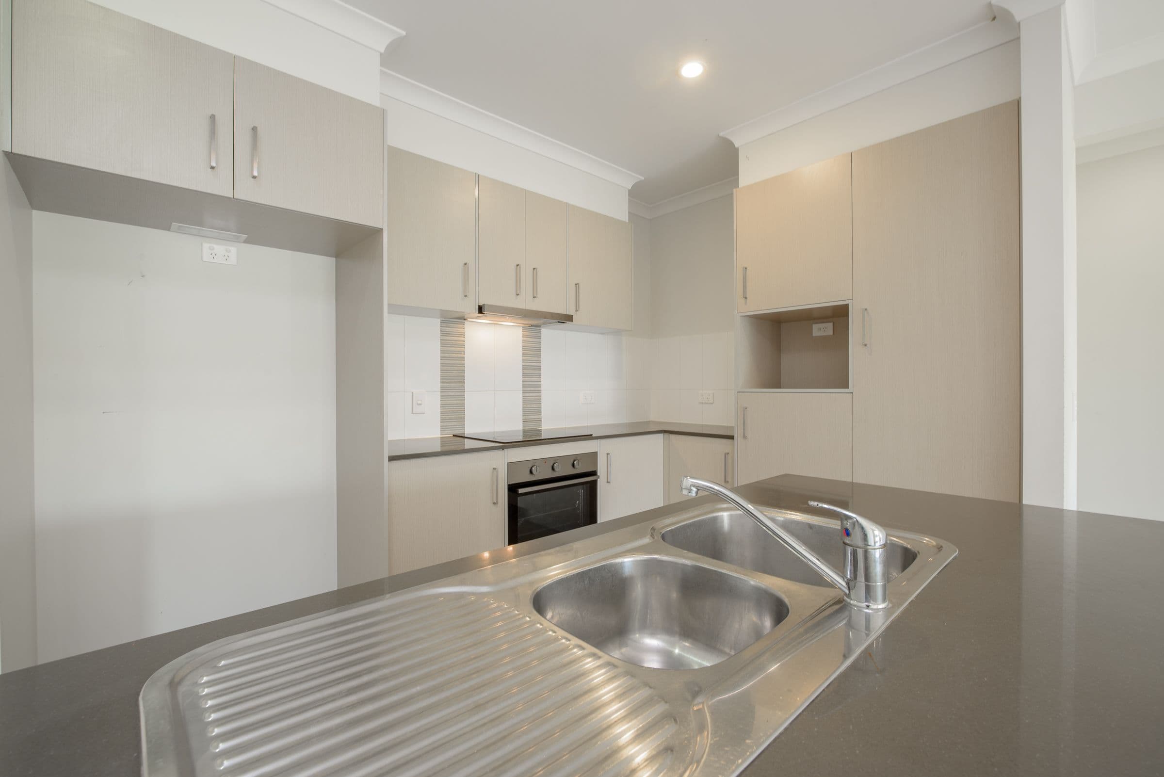 13 Clover Crescent, Boyne Island QLD 4680, Boyne Island - Thumbnail 2