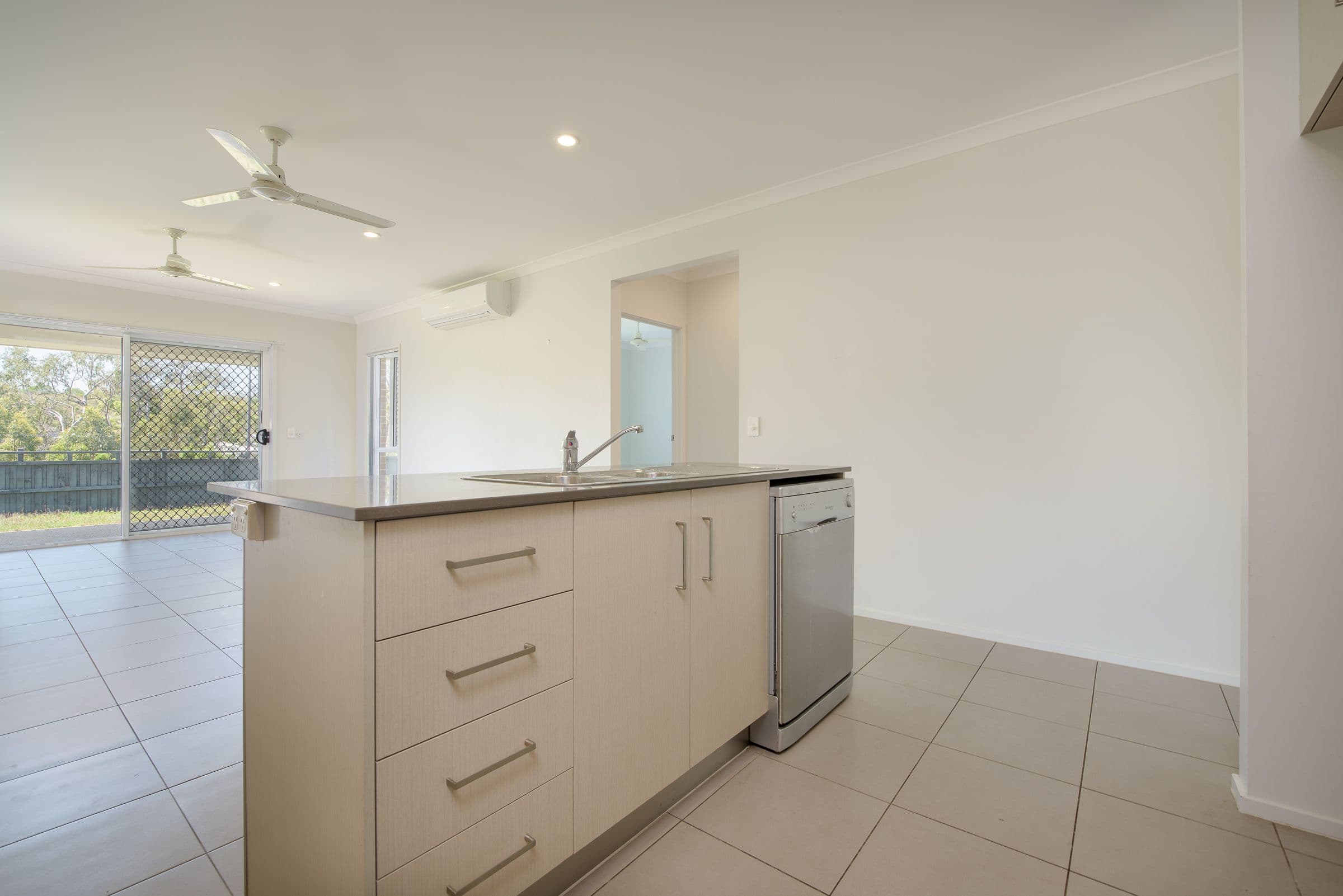 13 Clover Crescent, Boyne Island QLD 4680, Boyne Island - Thumbnail 7