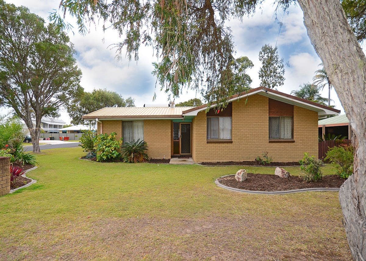 9 Burrum Street, Urangan QLD 4655, Urangan - Thumbnail 2