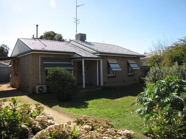 4 Farmer Street, BARMERA SA 5345, Barmera - Image 1