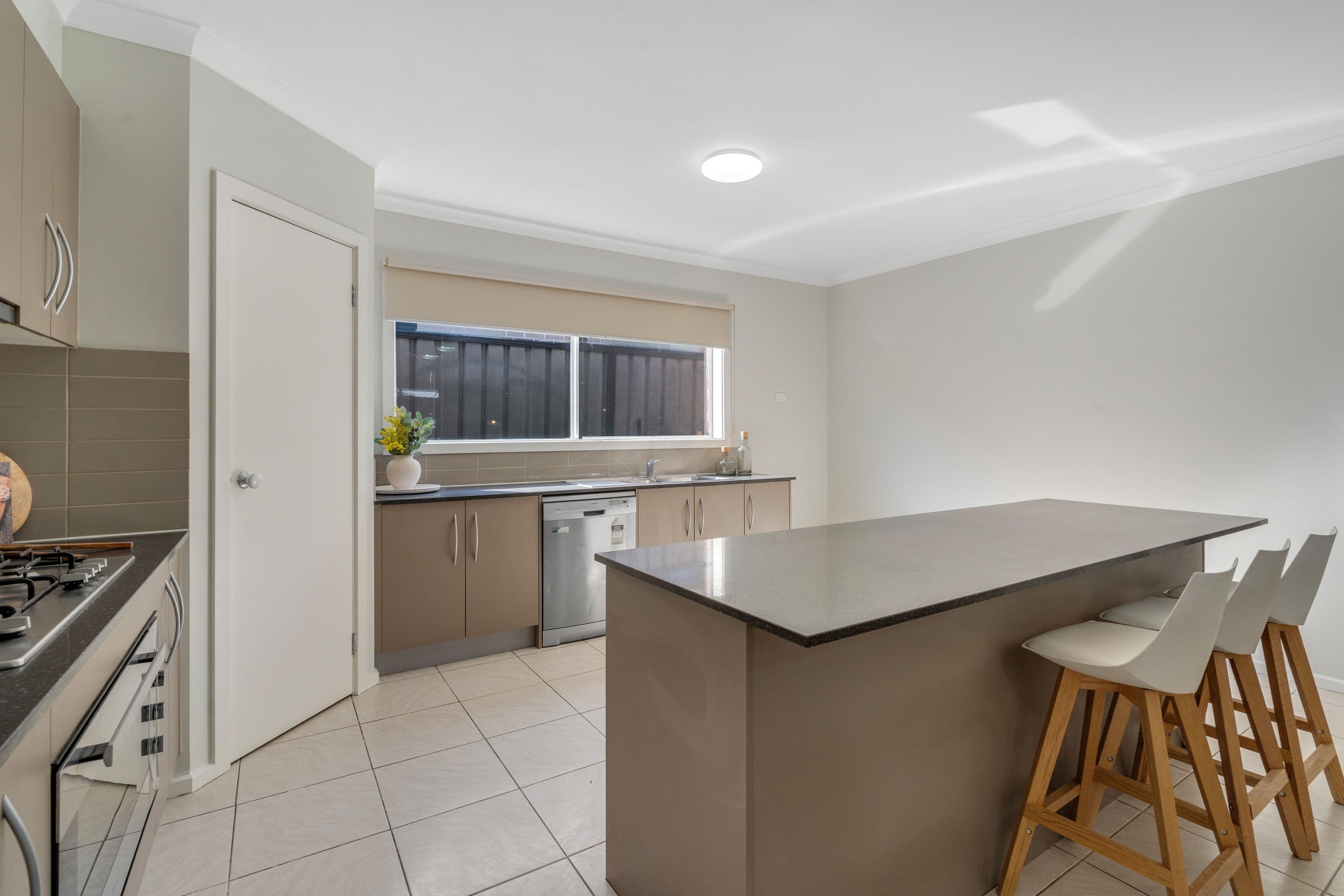 58 Wisteria Avenue, Craigieburn VIC 3064, Craigieburn - Thumbnail 4