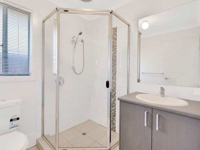 13 Venetian Way, Coomera QLD 4209, Coomera - Thumbnail 8