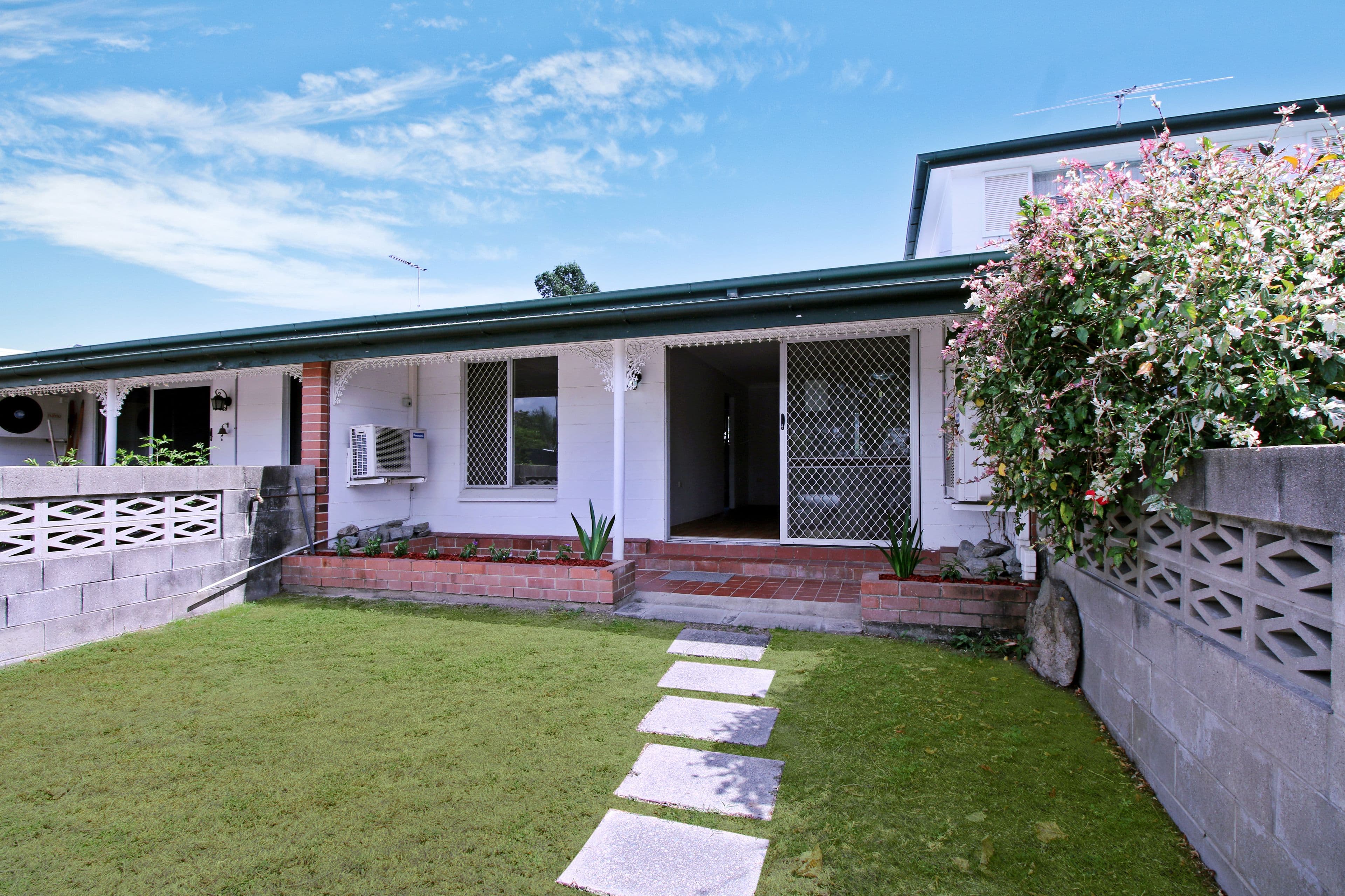 46 Clayton Street, Hermit Park QLD 4812, Hermit Park - Thumbnail 2