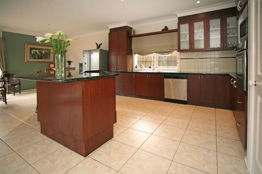 94 Herriotts Boulevard, GLEN WAVERLEY VIC 3150, Glen Waverley - Thumbnail 5