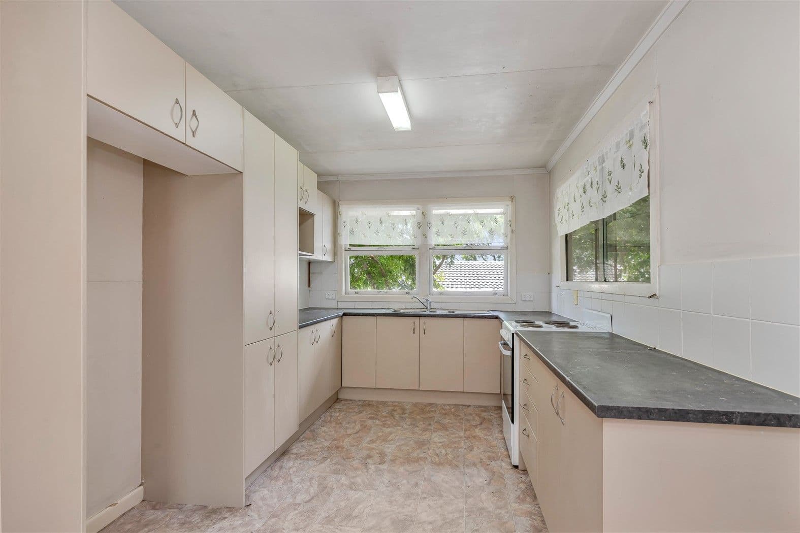 5 Tasman Street, Stafford Heights QLD 4053, Stafford Heights - Thumbnail 6