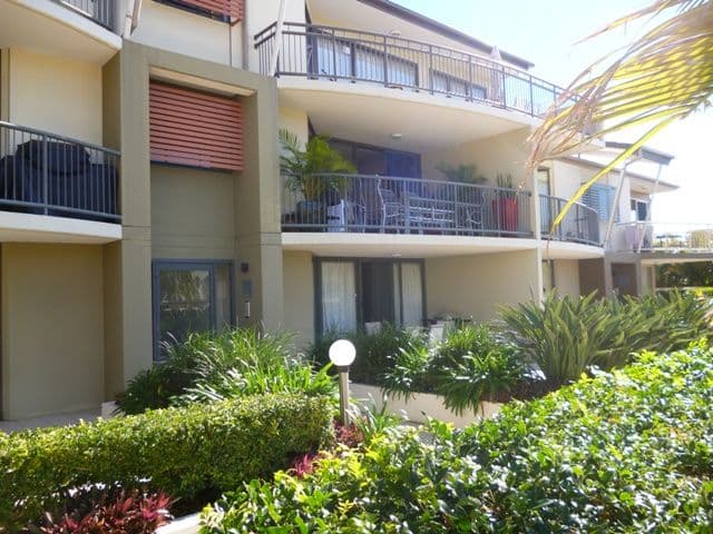 4 Park Avenue, BURLEIGH HEADS QLD 4220, Burleigh Heads - Thumbnail 2