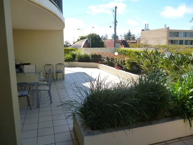 4 Park Avenue, BURLEIGH HEADS QLD 4220, Burleigh Heads - Thumbnail 4