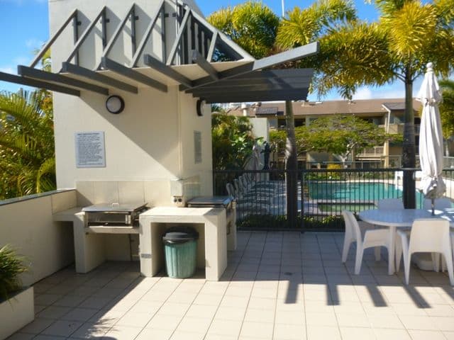 4 Park Avenue, BURLEIGH HEADS QLD 4220, Burleigh Heads - Thumbnail 7