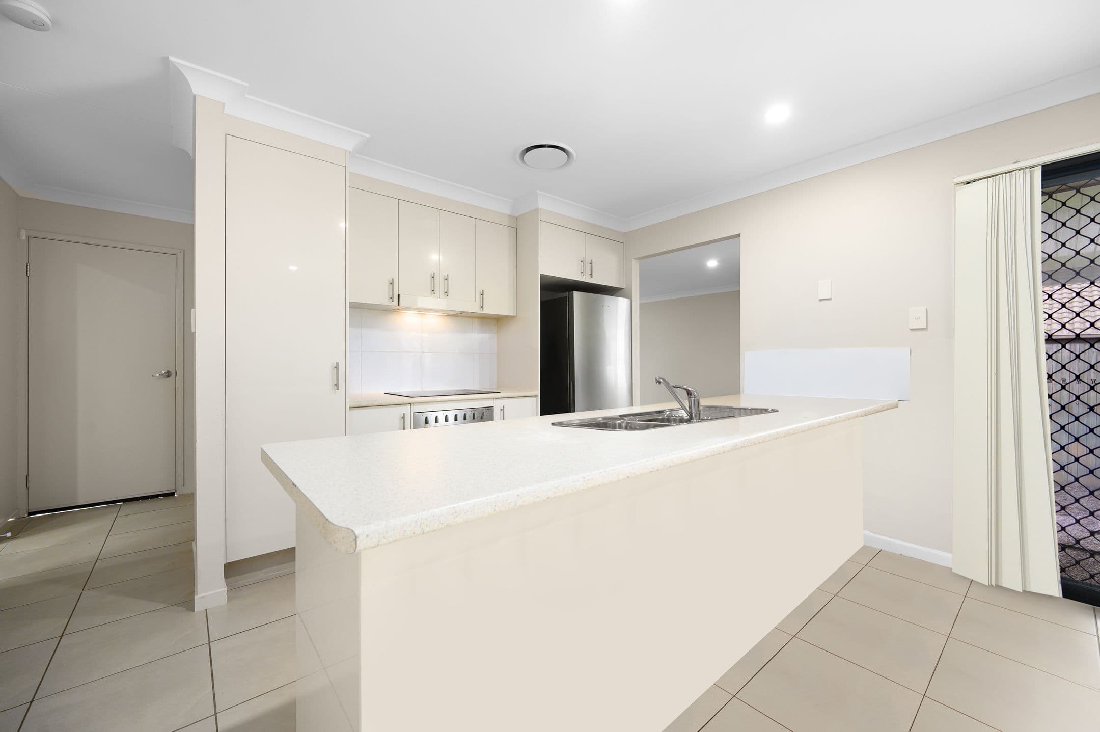83 Wunburra Circle, Pacific Pines QLD 4211, Pacific Pines - Thumbnail 4
