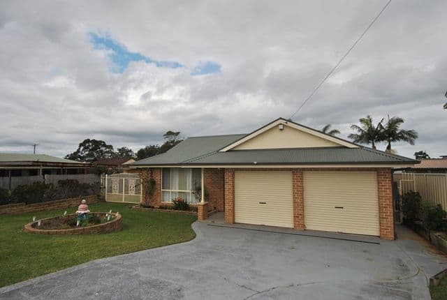 11 Shelly Grove, Sussex Inlet - Image 1