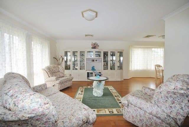 11 Shelly Grove, Sussex Inlet - Thumbnail 2